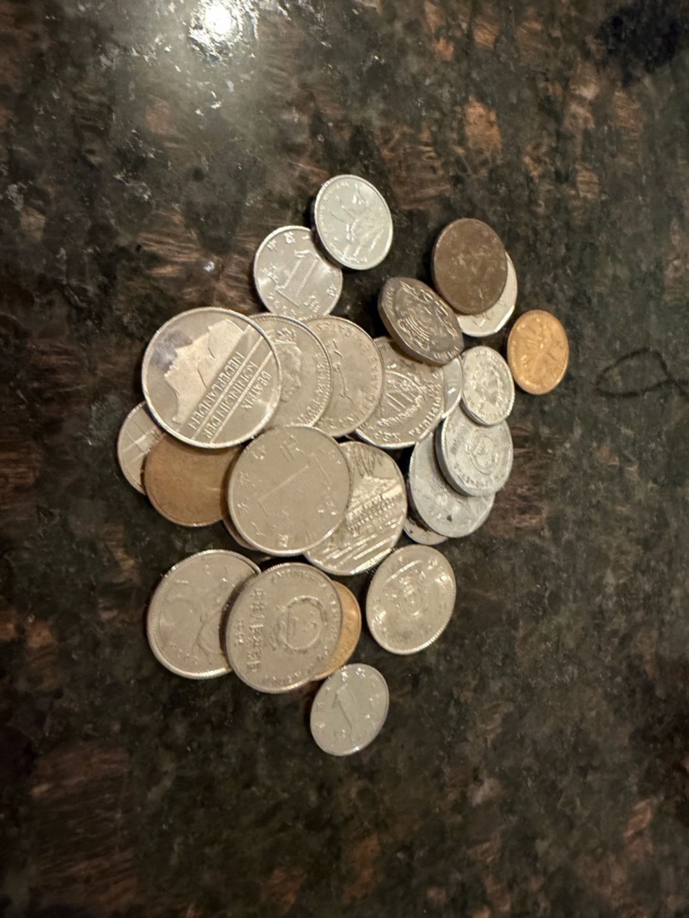 Foreign COIN ENTHUSIASTS! Assorted foreign coins.